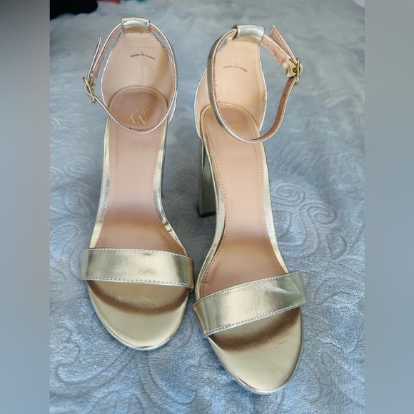 New York & Company Heels, Size 7, Gold Color - Picture 4 of 4